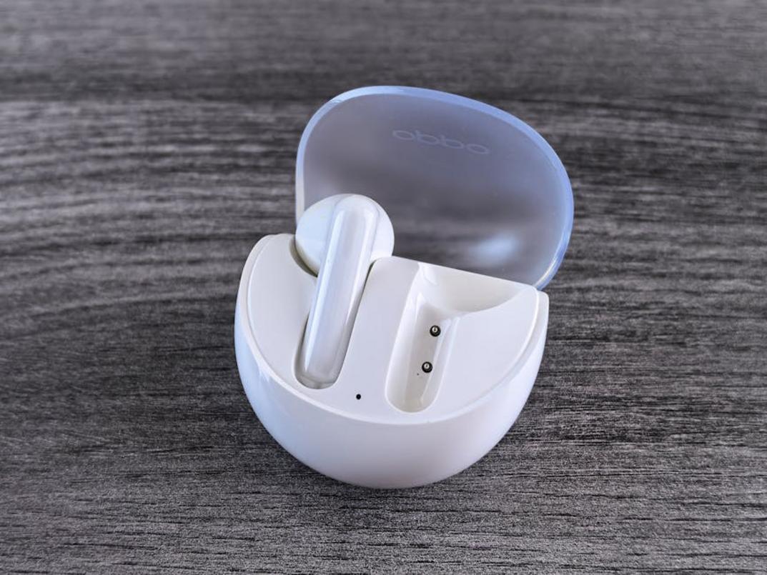 wireless earbuds